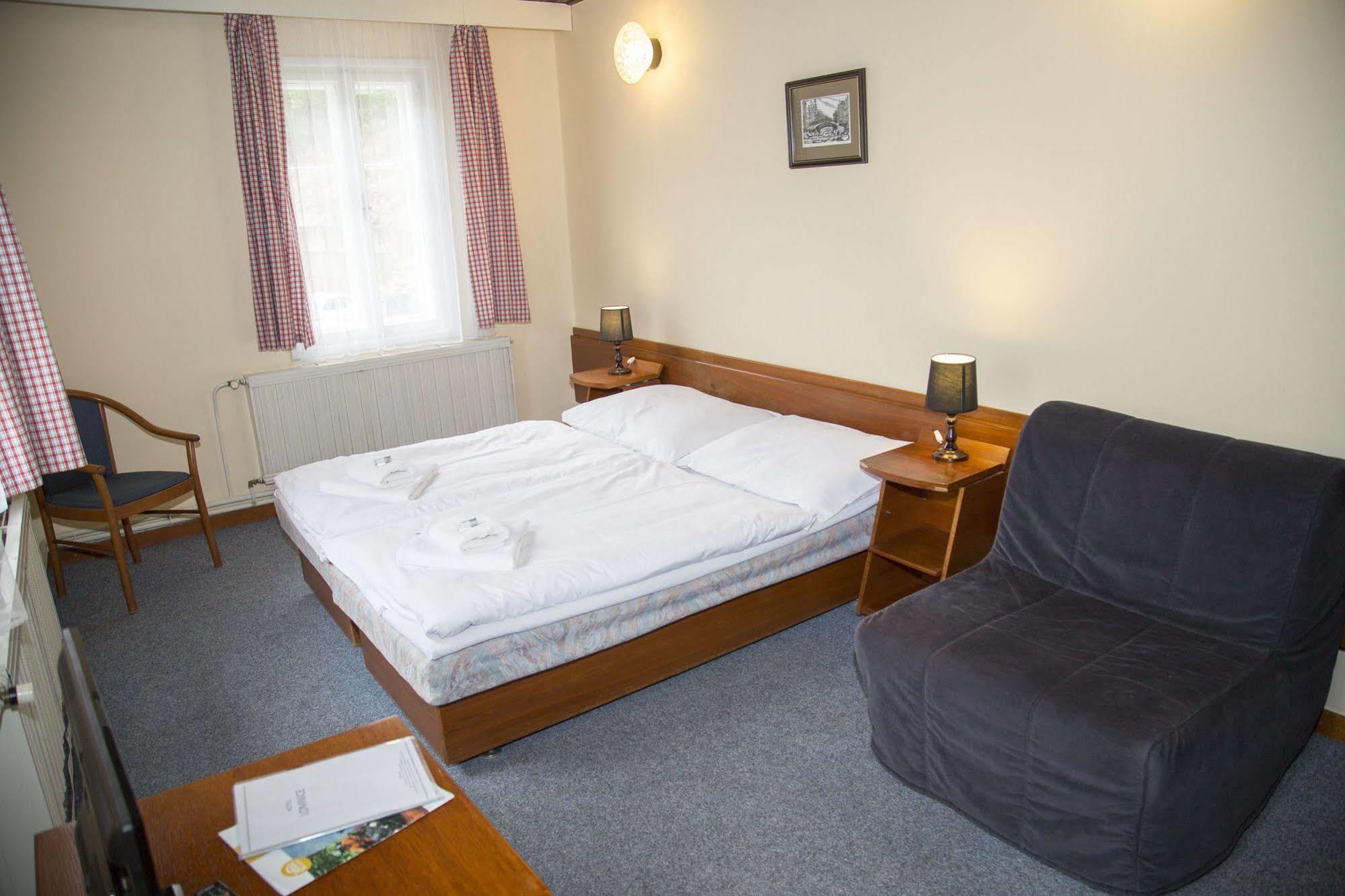 Lomnice Hotel & Restaurant Hotel